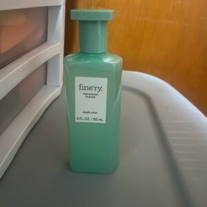 Finery Pistachio Please Body Mist